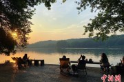 德州“移动卧室”重塑旅行方式 “Z世代”爱上车轮上的家