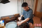 德州成都“90后”小伙“十年磨一剑”：从爱好者到守艺人 传播中国文化