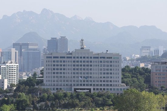 重回青瓦台 复苏经(🐟)济 弥合社会裂痕 韩国新总统有哪些执政计划？